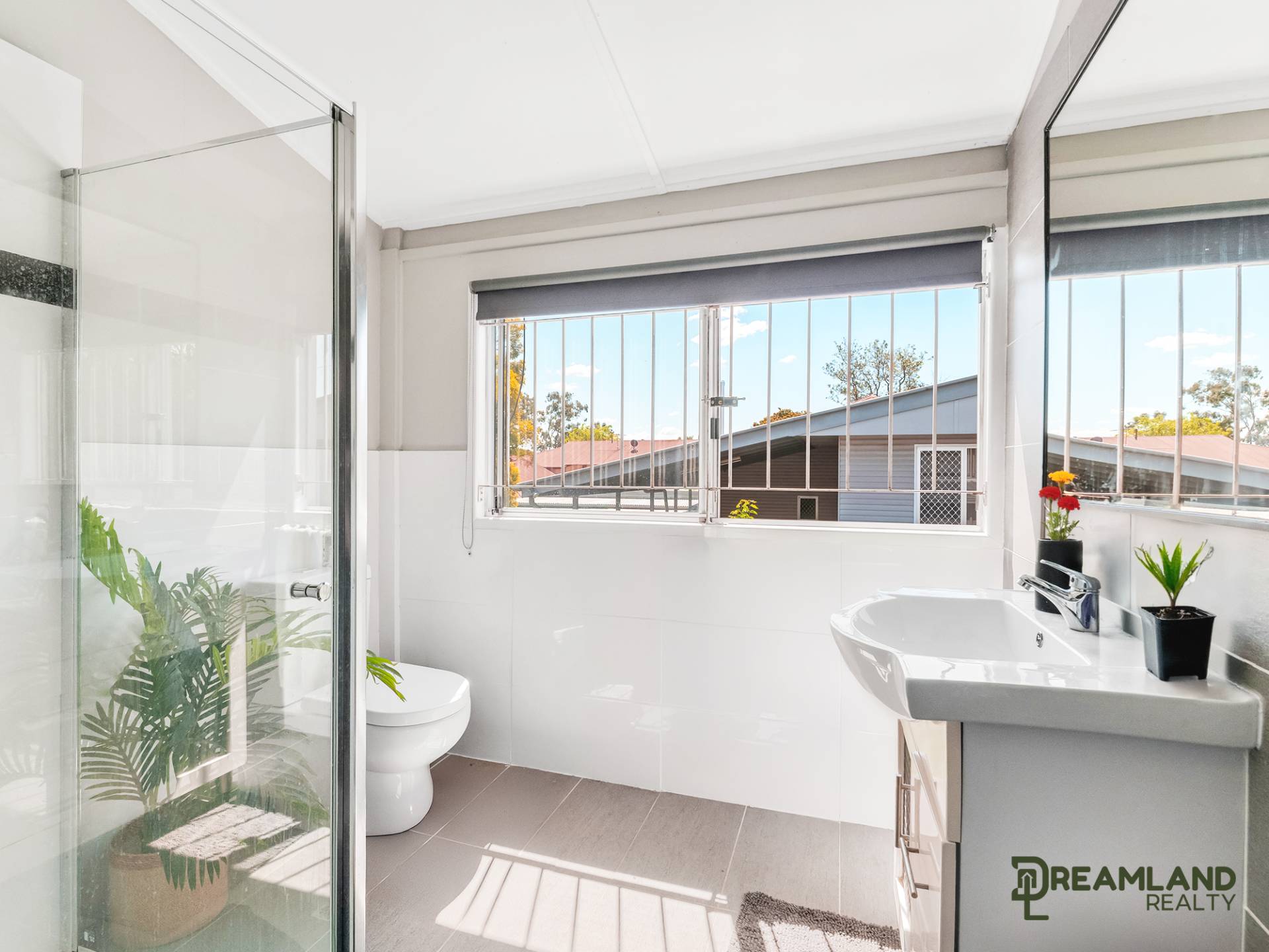 Bathroom_2_3200-68d6497c8066f.w.1920.zc.C.q.70